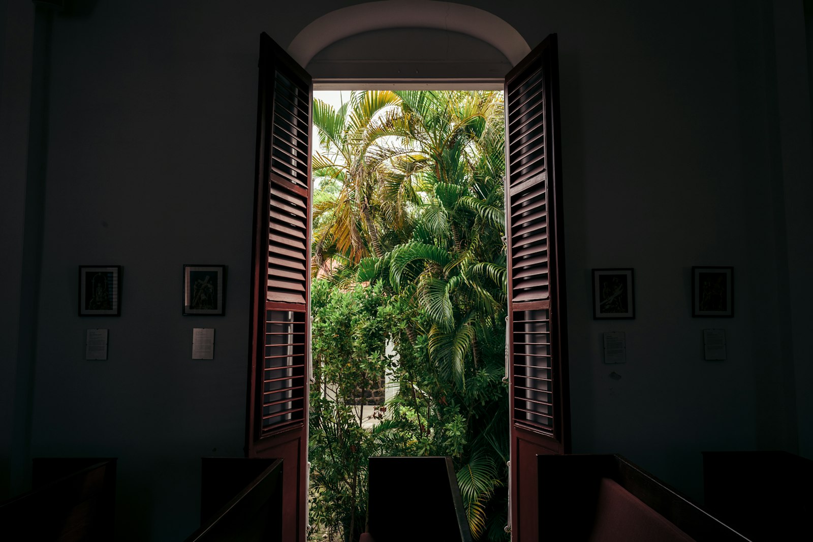 Une porte sur le jardin